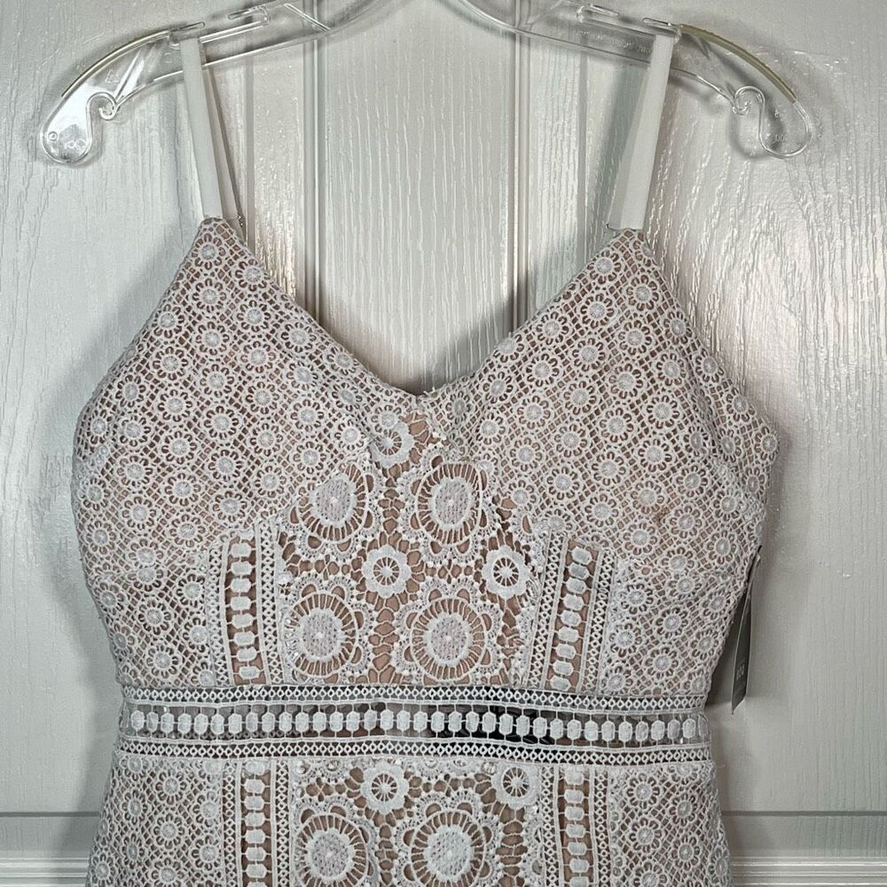 Lov Posh Sz M White Lace Mini Dress Ruffle Trim - Picture 2 of 14